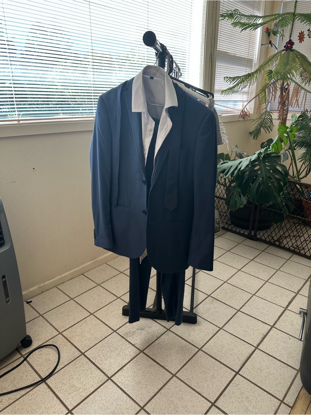 Men's H&M Navy Blue Two-Piece Suit with White Shirt and Matching Tie